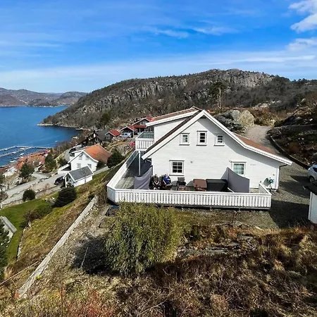4 Bedroom In Spangereid