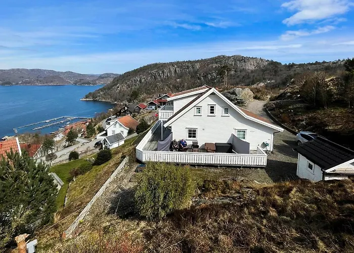 4 Bedroom In Spangereid