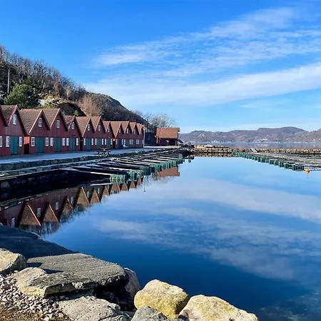 Дом отдыха 4 Bedroom In *