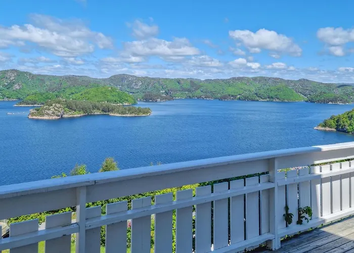 Дом отдыха 4 Bedroom In *